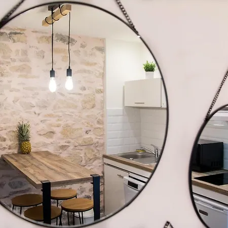 Cosy Nimes-centre 아파트