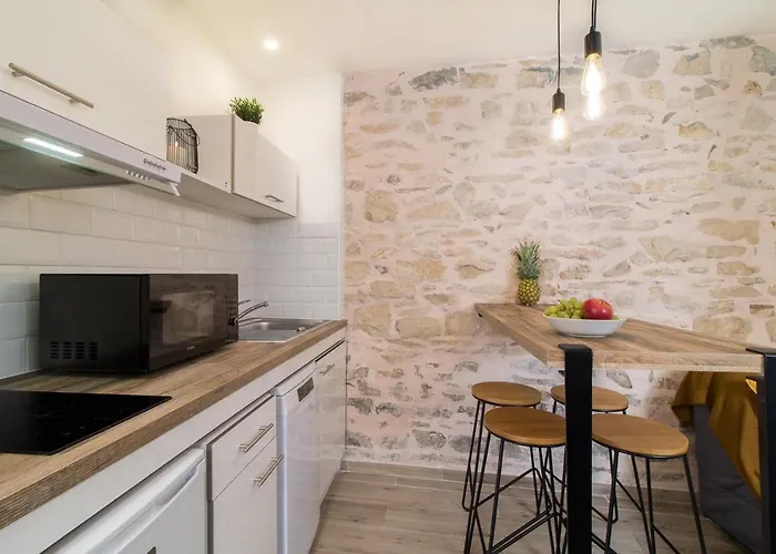 Cosy Nimes-centre ニーム